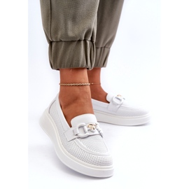 S.Barski Plăcile din piele pentru femei pe platforma Białe S. Barski LR720 cu un ornament alb 3 S.Barski Plăcile din piele pentru femei pe platforma Białe S. Barski LR720 cu un ornament alb 3