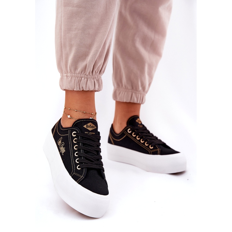 Adidaje materiale pentru femei pe platforma Lee Cooper LCW-25-31-3431L negru 2