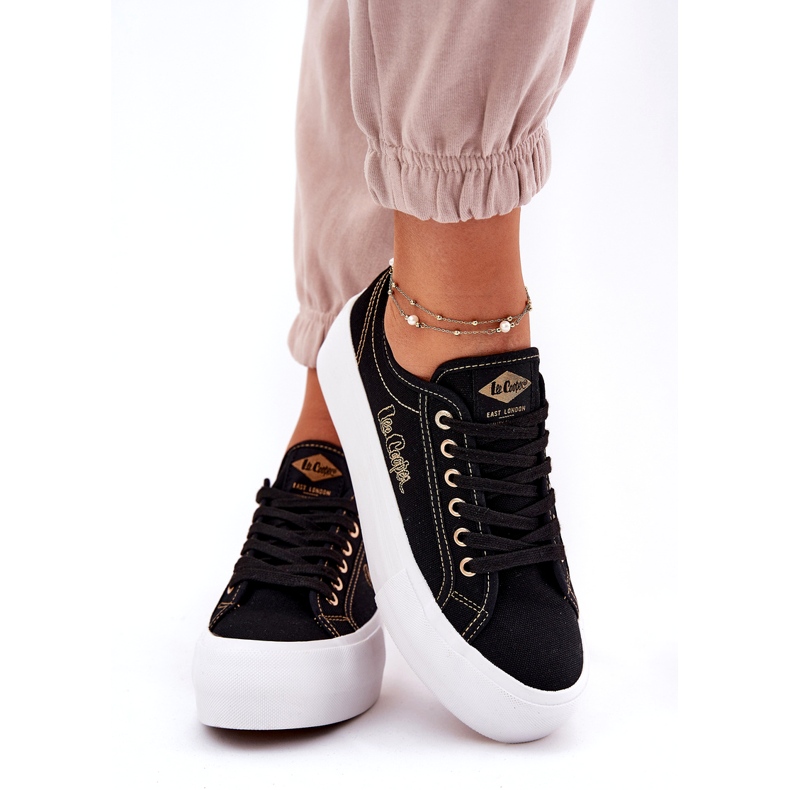Adidaje materiale pentru femei pe platforma Lee Cooper LCW-25-31-3431L negru 3
