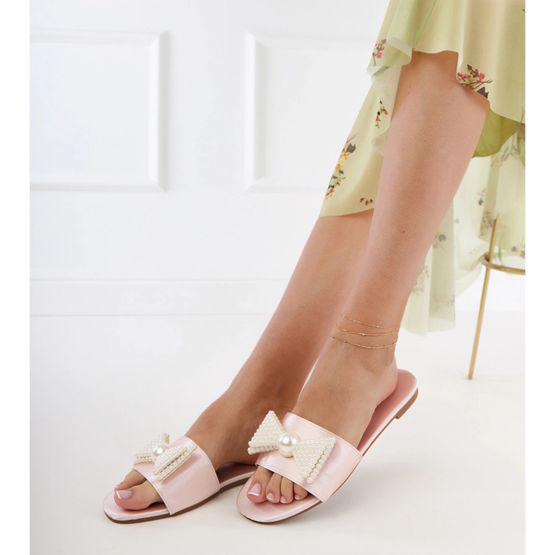 Seastar Flip -flops din satin bej cu un arc în perle 1