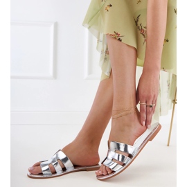 Flip -flip -flops decorat cu decupaje argint 4