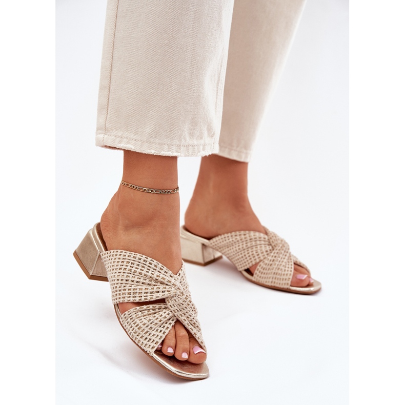 Papuci pentru femei pe blocul Maciejka 06955-25 Beige-Gold bej 2