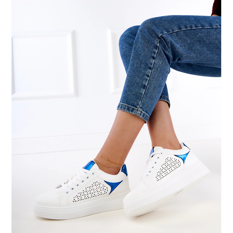 Adidași albi cu inserții albastre pe platformă 1