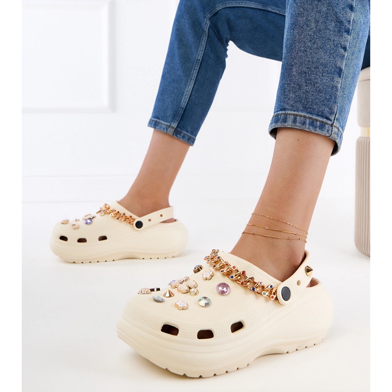 FLIP -FLIP -FLOP -uri construite cu decorațiuni bej 1