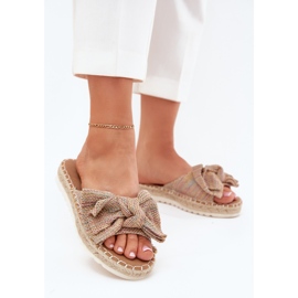 Flip -flops pentru femei pe platformă cu împletitură și un arc multicolor 2