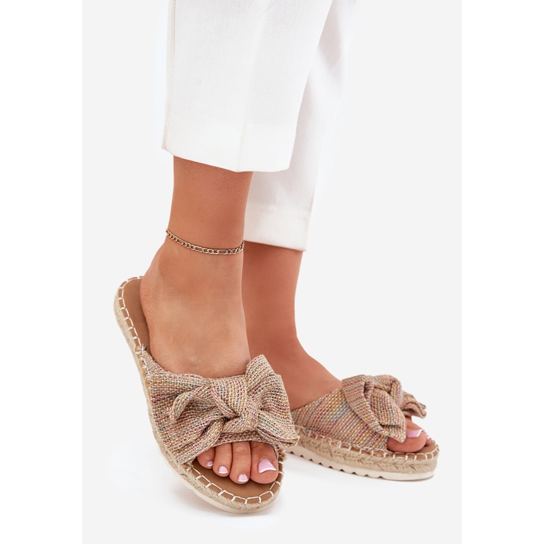 Flip -flops pentru femei pe platformă cu împletitură și un arc multicolor 1