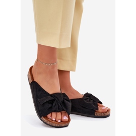 Papuci pentru femei pe o talpă din plută cu un arc negru 1 Papuci pentru femei pe o talpă din plută cu un arc negru 1