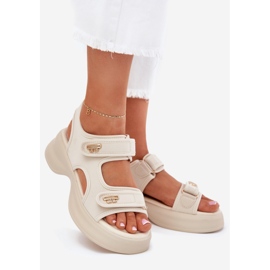 EVento Sandale pentru femei cu detalii aurii bej 1