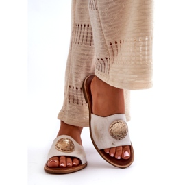 Flip-flops din piele Zazoo 2938, cu toc plat, cu decor auriu, periat alb 2 Flip-flops din piele Zazoo 2938, cu toc plat, cu decor auriu, periat alb 2