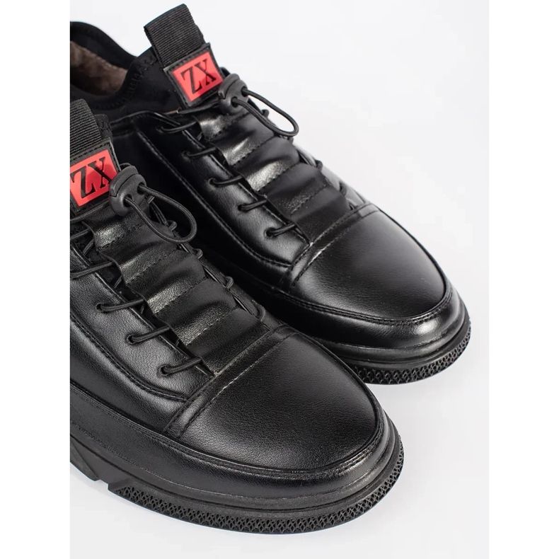 Pantofi sport negri izolați negru 1 Pantofi sport negri izolați negru 1
