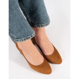 Goodin Pompele din piele de căprioară maro pe stâlp 1