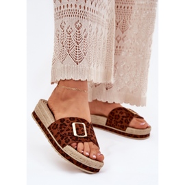 Flip -flops pentru femei pe platformă cu o cataramă de leopard auriu cu cataramă aurii maro 2