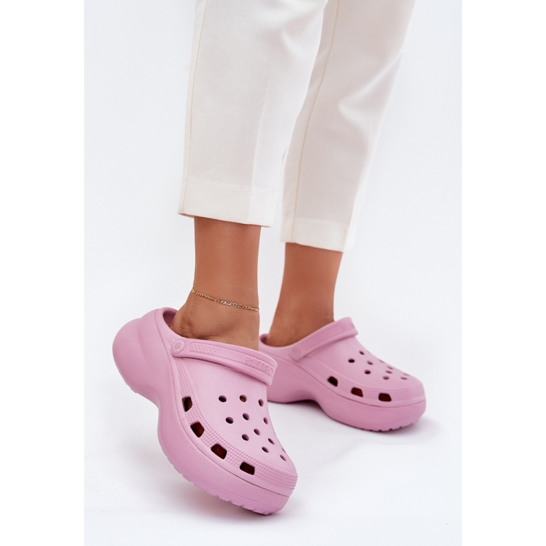 Papuci de spumă pentru femei pe o talpă masivă Big Star RR274A120 roz 2 Papuci de spumă pentru femei pe o talpă masivă Big Star RR274A120 roz 2