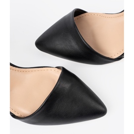 Pompe negre pe un toc înalt negru 1