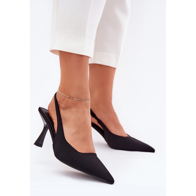 Sandale pentru femei pe un știft negru 2