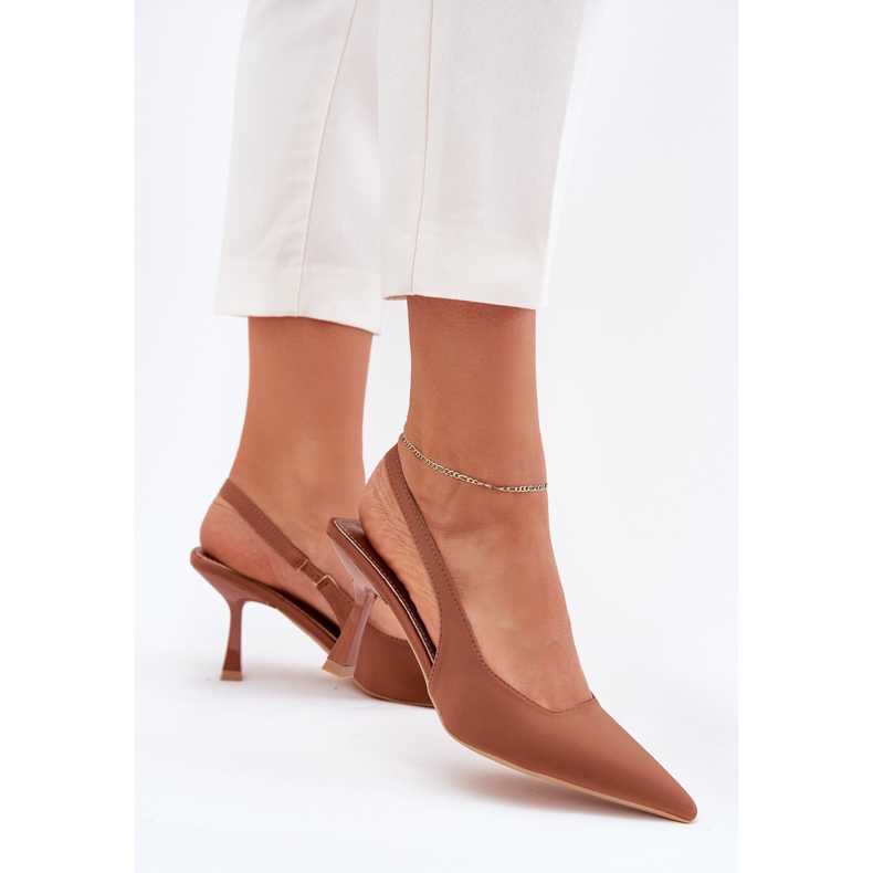 Sandale pentru femei pe știftul de cămară maro 2