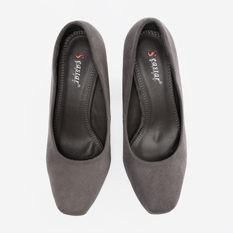 Seastar Pompe din piele de căprioară pe un stâlp gri 1