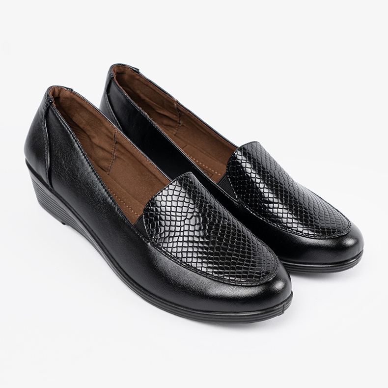 Pantofi pentru femei cu textura pielii șarpelui negru 2