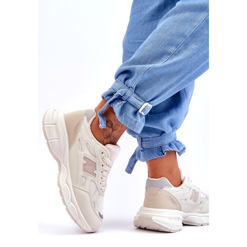 Încălțăminte sport pentru femei cu ochiuri bej 2