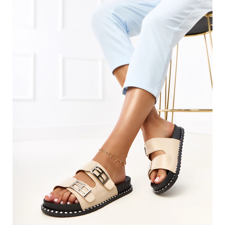 Beige Flip Flops pe platforma Blau bej 1