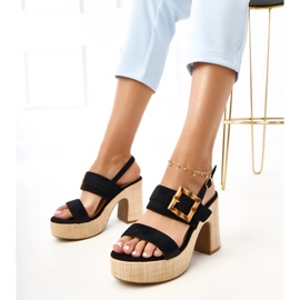 Sandale negre pe postul decorat cu clemă Eleva negru 1 Sandale negre pe postul decorat cu clemă Eleva negru 1