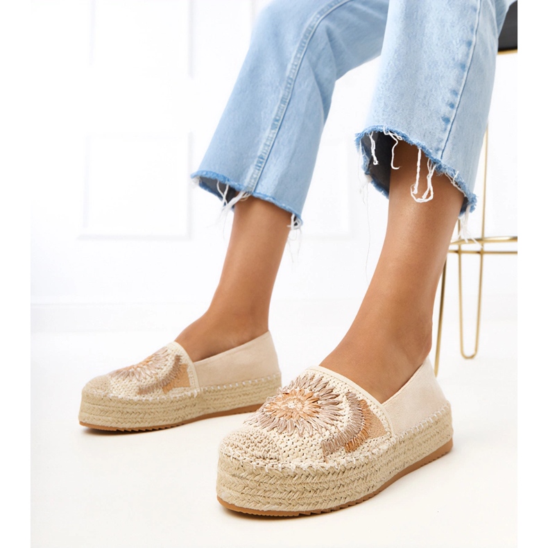 Beige espadrilles cu broderie pe platforma Lorin bej 1