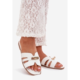 Boto Flip -flops pentru femei cu curea și detalii aurii Kerenza albă 1