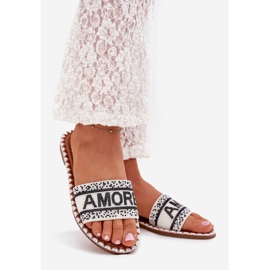 Boto Flip -flop -uri pentru femei cu lac plat cu decorare Avelina Avelina alb 1