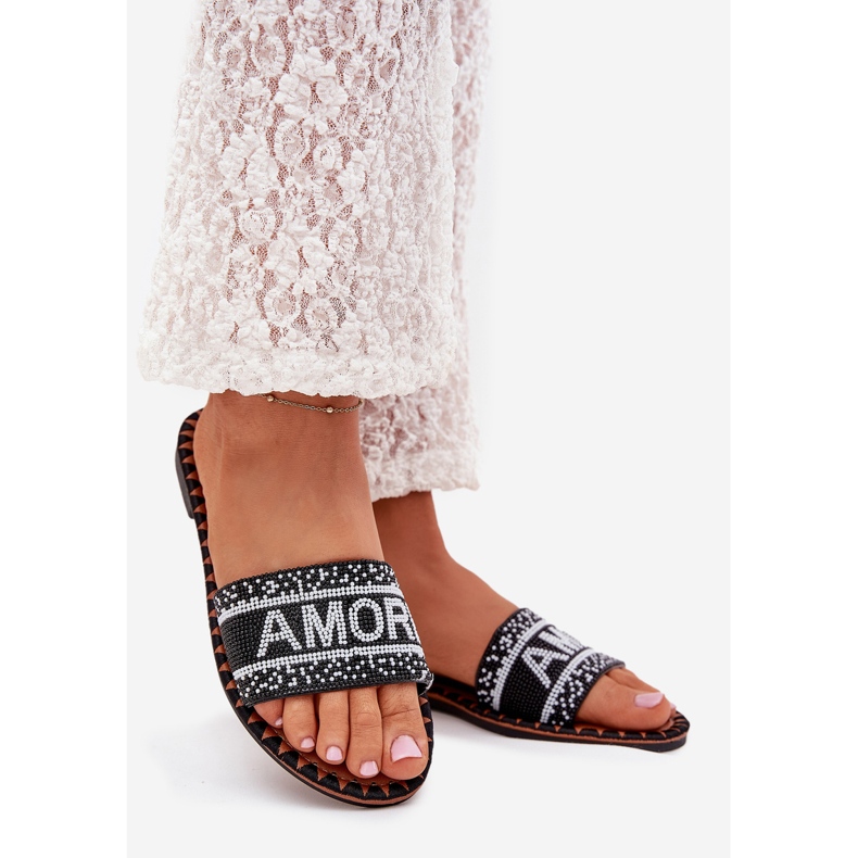 Boto Flip -flop -uri pentru femei cu lac plat cu decorare Avelina Avelina negru 1 Boto Flip -flop -uri pentru femei cu lac plat cu decorare Avelina Avelina negru 1