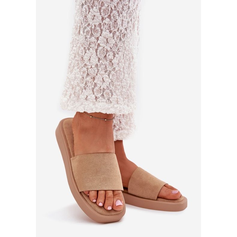 Boto Flip -flops pentru femei pe platformă cu Eco Suede Dark Beige Jorina bej 1