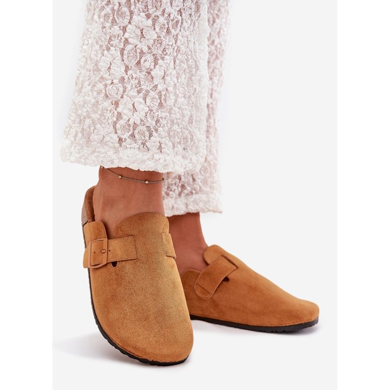 Boto Papuci pentru femei și o platformă de plută cu cataramă Klarae Camel maro 1