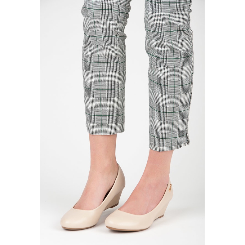 Super Me Pompe cu pană bej 1