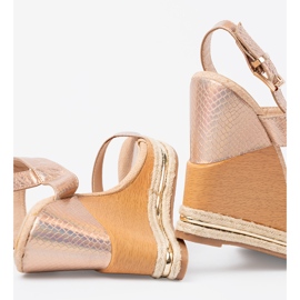 Shelvt Sandale pentru femei pe panouri în aur roz 1