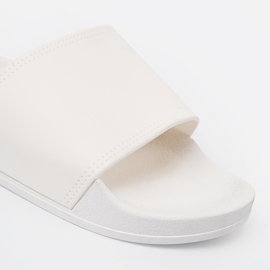 Shelvt Flip -flop -uri de plajă albă 1