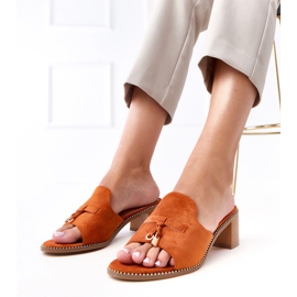 Flip -Flip -Flops pe ornamentul de mesteacăn maro 1