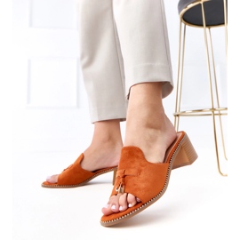 Flip -Flip -Flops pe ornamentul de mesteacăn maro 2