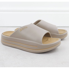 FLIP -uri pentru femei pe platforma bej bage Big Star SS274424 3