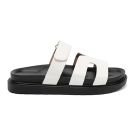 Shelvt Flip -flops alb confortabil pe platformă 1