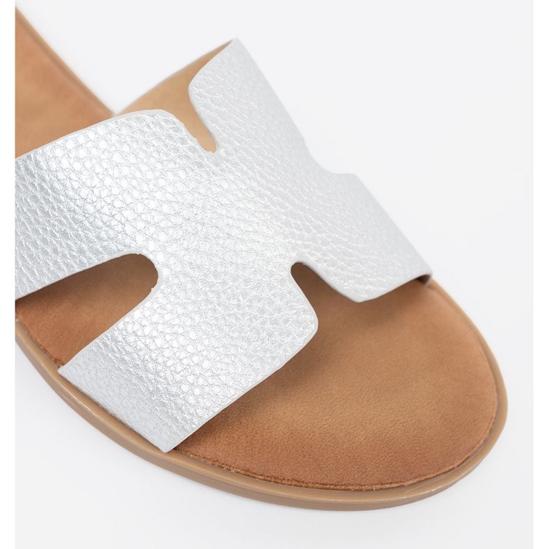 Shelvt Papuci pentru femei din argint cu decupaje 1