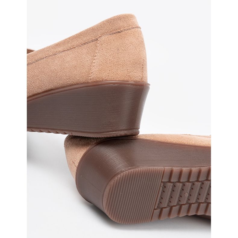 Shelvt Pantofi bej pentru panouri din piele de căprioară 2