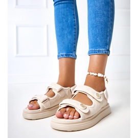 Sandale bej cu centuri de barbă reglabile 1