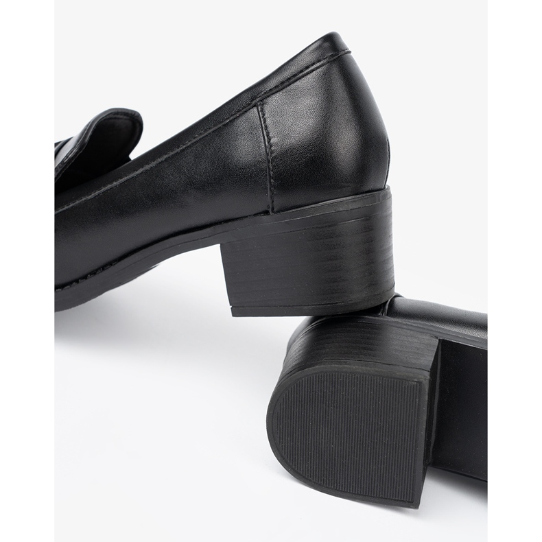 Shelvt Pantofi pentru femei negri cu o cataramă elegantă negru 1