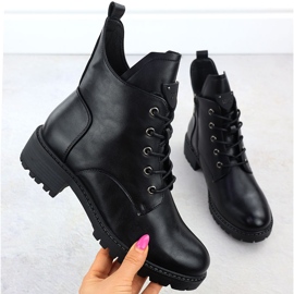 Cizme pentru femei izolate Black Vinceza 58609 negru 1