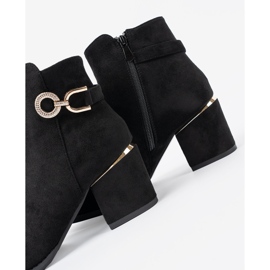 Shelvt Cizme pentru femei negre cu o cataramă elegantă negru 1