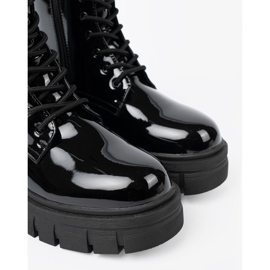 Shelvt Muncitori negri lăcuiți pe o talpă masivă negru 1 Shelvt Muncitori negri lăcuiți pe o talpă masivă negru 1