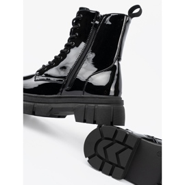 Shelvt Muncitori negri lăcuiți pe o talpă masivă negru 2 Shelvt Muncitori negri lăcuiți pe o talpă masivă negru 2