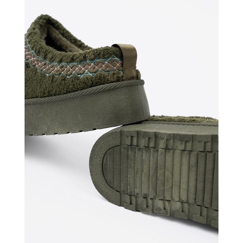 Shelvt Pantofi de culoare verde închis, moale a'la cizme de zăpadă fără călcâie 1 Shelvt Pantofi de culoare verde închis, moale a'la cizme de zăpadă fără călcâie 1