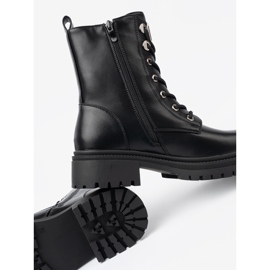 Shelvt Pungi cu dantelă neagră cu decorare metalică negru 2 Shelvt Pungi cu dantelă neagră cu decorare metalică negru 2