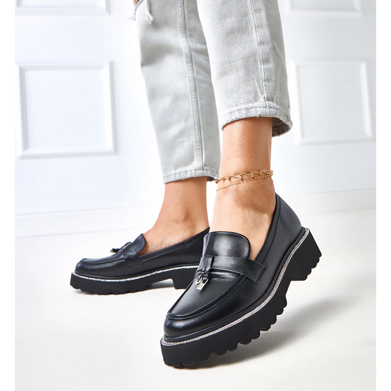 Plăceri negri cu decorare și zirconiu cubic negru 1