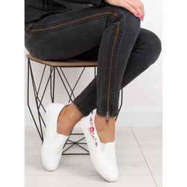 Pantofi cu broderie albă delicată g1204a Alb 2